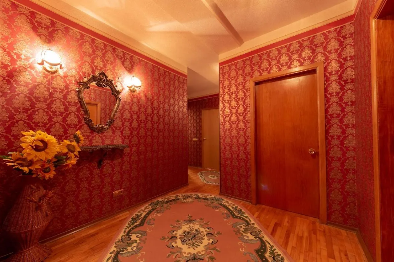 Comfortable Three Bedroom Apartment St. Kutuzova, 14 Kyjev 0*,  Ukrajina
